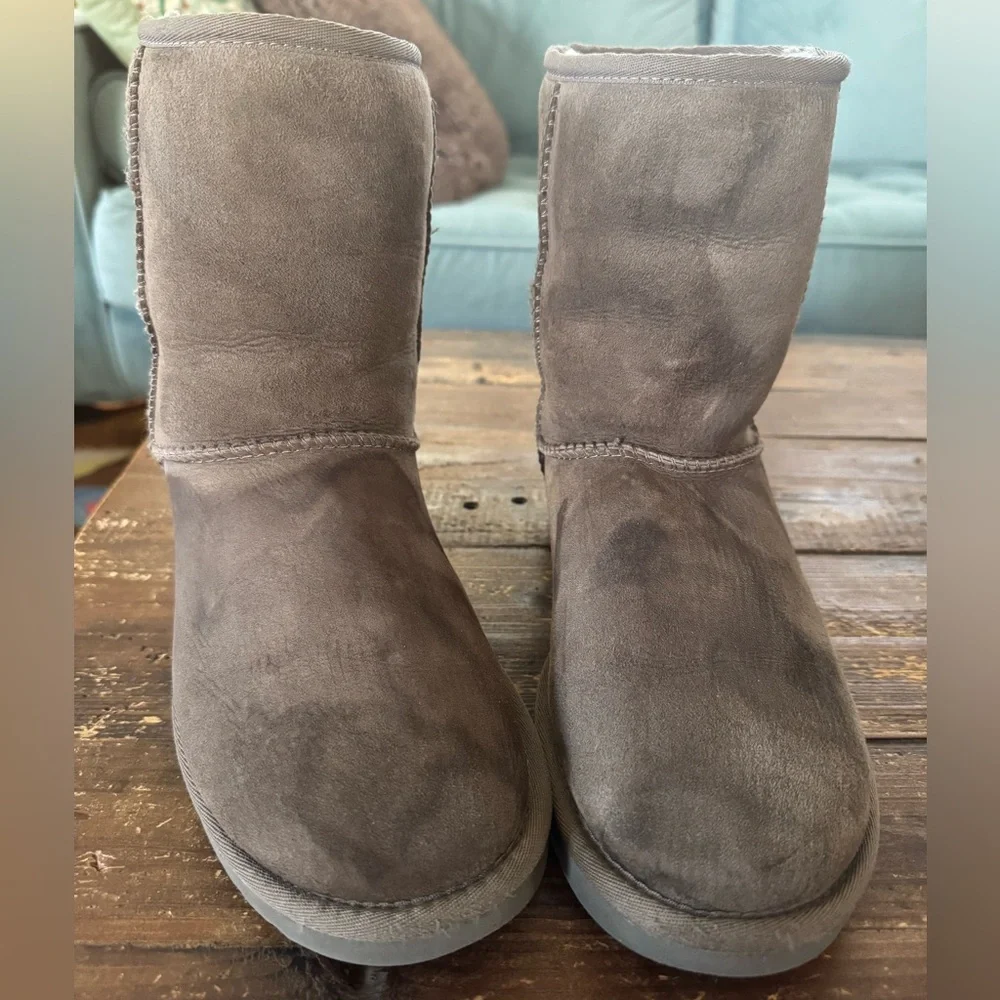 UGG Women's Classic Short II Metallic Winter Boot